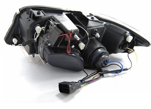 Lampy Reflektory BMW E90/E91 OD 2005 DO 2008 Roku BIAŁE RINGI CCFL na Arena.pl