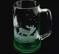 Kufel szklany z motywem myśliwskim - byk, jeleń