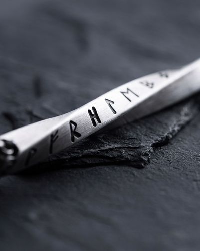 Srebrny wisiorek na łańcuszku RUNY - OBEREGI na Arena.pl