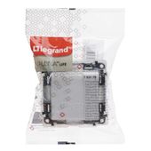 VALENA LIFE GNIAZDO 2P +Z IP44 Z PRZESŁONĄ BIAŁE Legrand 753179