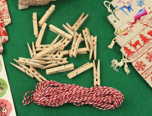 KALENDARZ ADWENTOWY dla DZIECI wiszący WORECZKI 12/16 cm DIY ZESTAW 73 el. na Arena.pl