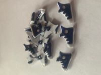 Guzik 3D plastikowy dziecięcy trampek 20 x 13 mm (2szt)