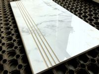 Płytki na schody BIAŁY MARMUR stopnica polerowana