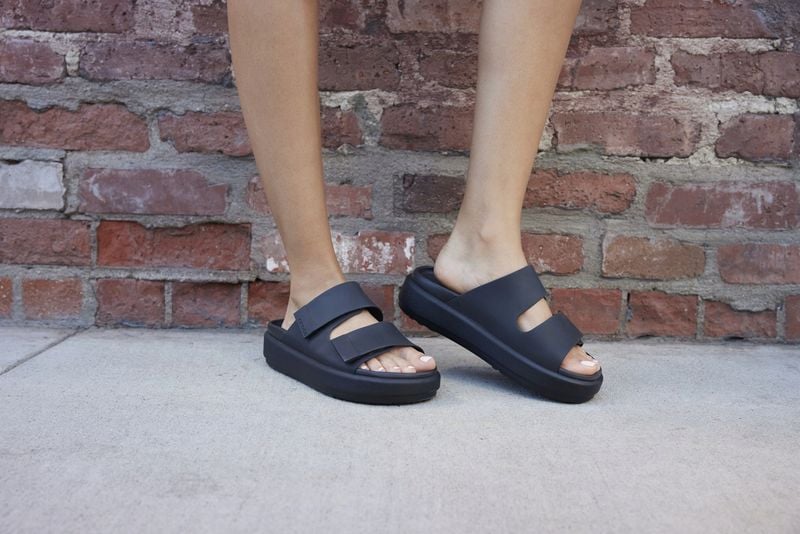 Damskie Lekkie Buty Klapki Crocs Brooklyn Luxe 209586 Sandal 38-39 zdjęcie 9