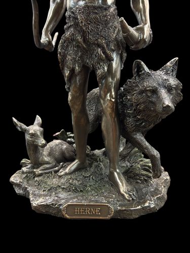 MYŚLIWY HERN Z JELENIEM I WILKIEM VERONESE WU76981A4 na Arena.pl