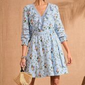 Sukienka mini Love & Roses w kolorze niebieskim, kwiatowym R46