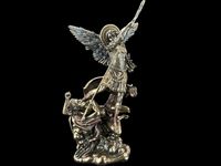 RZEŹBA ŚW. MICHAŁ STOJĄCY NA DEMONIE VERONESE (WU73529A4)