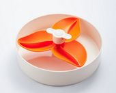 Ruchoma miska dla psa spowalniająca jedzenie Spin Flower biało-pomarańczowa