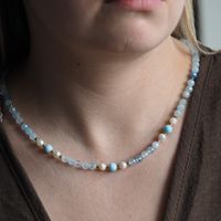Naszyjnik - Akwamaryn fasetowany, Perły, Larimar, Hematyt i srebro złocone 50 cm