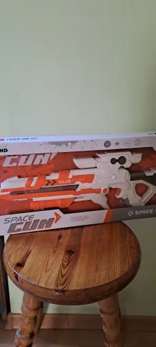 Karabin plastikowy na baterie na Arena.pl