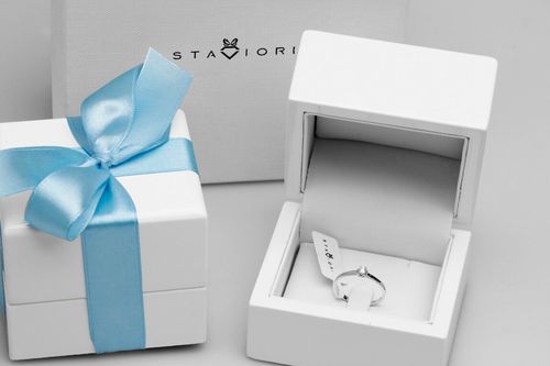 Złoty pierścionek PBD4103 - Diament na Arena.pl