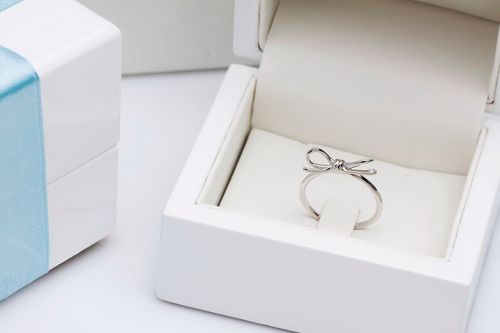 Złoty pierścionek PBD4203 - Diament na Arena.pl