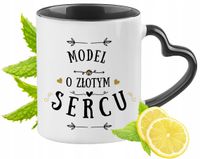 Kubek Czarny Z Uszkiem W Kształcie Serca Dla Modela Na Prezent