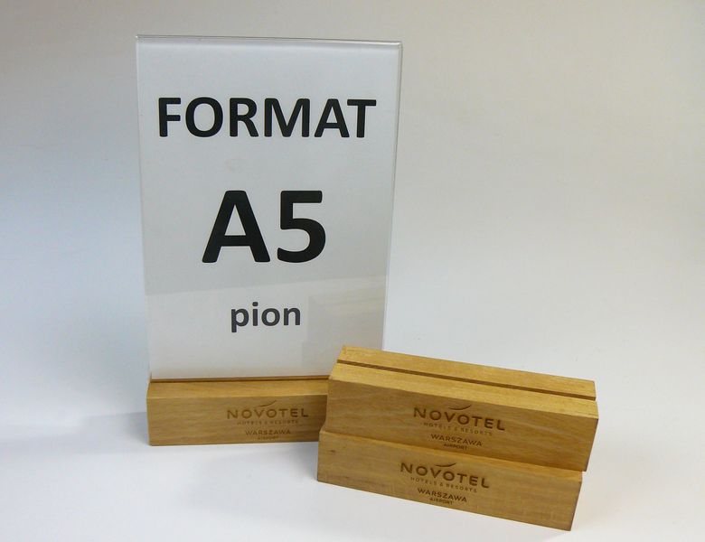 stojak na menu ulotkę plexi + drewniana podstawka z grawerem A5 10 szt zdjęcie 4