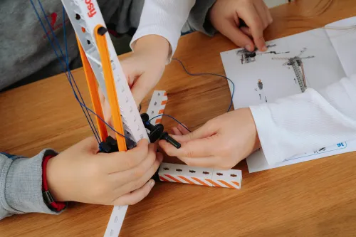 Klocki konstrukcyjne fischertechnik Dźwig; zabawka dla dzieci 7+ na Arena.pl