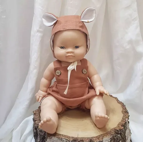 BOBASEK AZJATA UROCZE FAŁDKI CHŁOPCZYK LALKA 34CM na Arena.pl