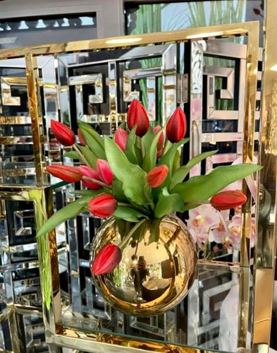 Złoty wazon ze stali osłonka na Arena.pl