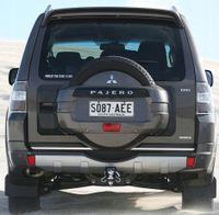 Mitsubishi PAJERO III, IV - Listwa CHROM na Klapę