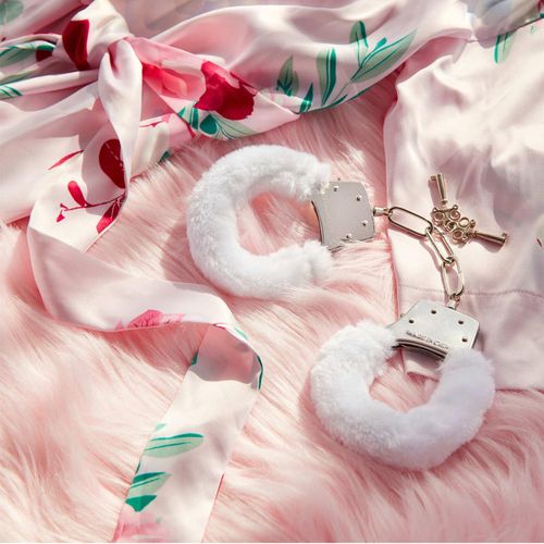 love cuffs white na Arena.pl