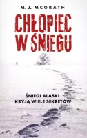 Chłopiec w śniegu