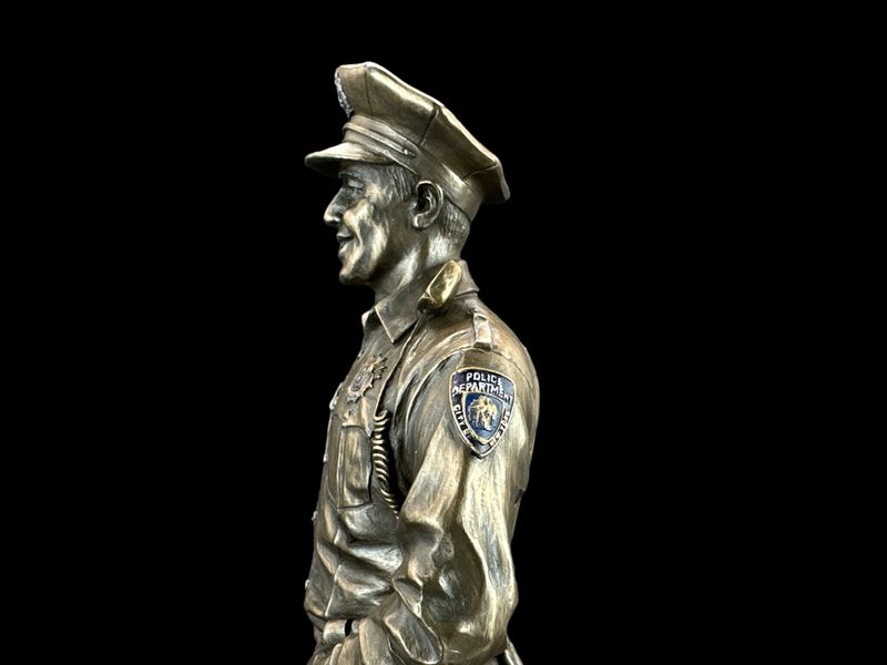 POLICJANT - SŁUŻYĆ I CHORNIĆ – VERONESE (WU76823A4) zdjęcie 13