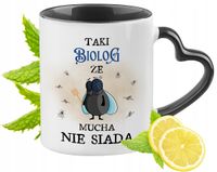 Dla Biologa Kubek Czarny Z Uszkiem W Kształcie Serca Na Prezent Z Nadrukiem