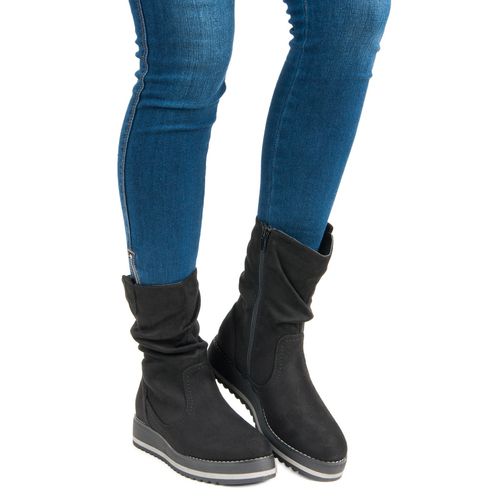 Czarne botki na platformie r.38 na Arena.pl