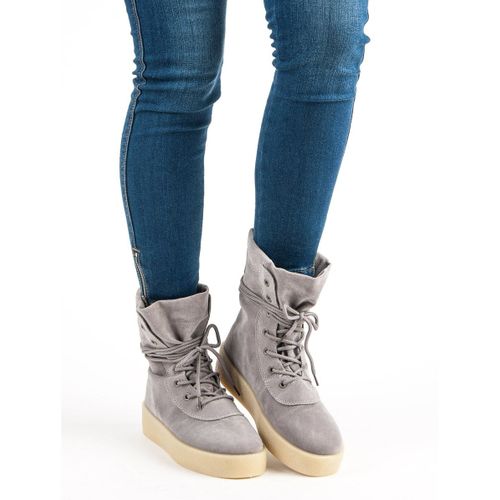 Sznurowane botki r.41 na Arena.pl