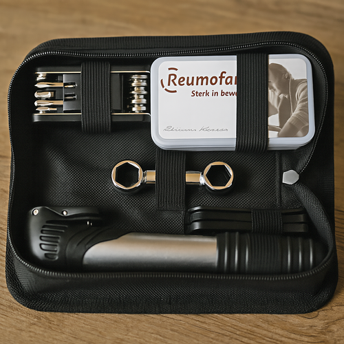 ZESTAW NAPRAWCZY DO ROWERU PODSTAWOWE NARZĘDZIA POMPKA ŁATKI KLUCZE 21w1 na Arena.pl