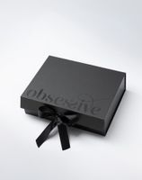 czarne pudełko prezentowe