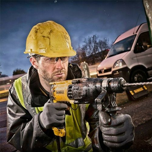 Młotowiertarka 710W SDS-Plus 2,0 J + walizka DeWALT D25033K na Arena.pl