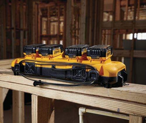 DEWALT ŁADOWARKA DCB104 4-PORTY XR 8A na Arena.pl