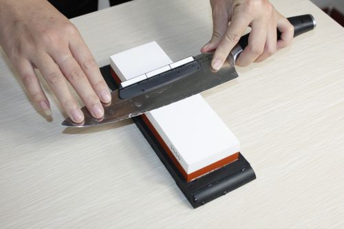 Prowadnica Taidea do ostrzenia noży na kamieniach na Arena.pl