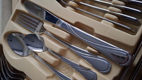 KOMPLET SZTUĆCÓW ZESTAW SZTUĆCÓW NA 12 OSÓB SZTUĆCE POŁYSK WALIZKA 72 EL. na Arena.pl