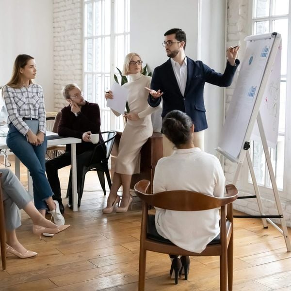 Biały papier do tablicy magnetycznej 50 kartek Flipchart 81x58 cm zdjęcie 4