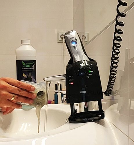 1L BIOPRETTA PŁYN CZYSZCZĄCY DO GOLAREK wyposażonych w bazę CCR I 95% alk. na Arena.pl