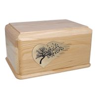 Drewniana urna wykonana z jasnego drewna