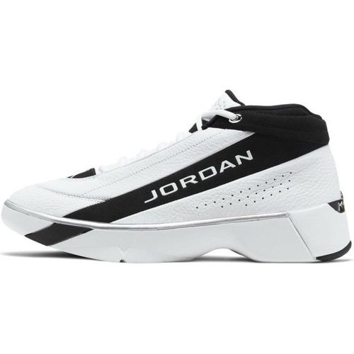 Buty Jordan Team Showcase - CD4150-100 47 na Arena.pl