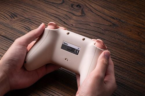 Kontroler bezprzewodowy 8BITDO Ultimate 2C Brzoskwiniowy na Arena.pl