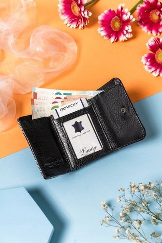 mały, skórzany portfel damski na zatrzask i bigiel - lorenti na Arena.pl