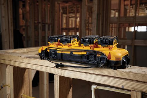 ładowarka xr 8.0a 4*18v - dw dcb104 na Arena.pl