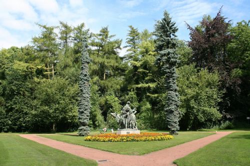 Świerk Kłujący Glauca Pendula 30-50cm C3 na Arena.pl