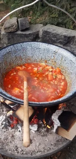 KOCIOŁEK WĘGIERSKI EMALIOWANY TRÓJNÓG GULASZ 14L zdjęcie 5