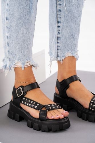 Sandały damskie na grubym spodzie z ćwiekami Czarne 39 na Arena.pl