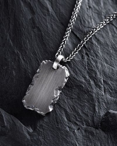 Srebrny wisiorek STONEHENGE na Arena.pl