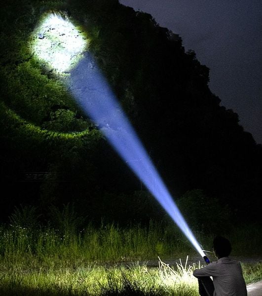 Mocna solidna latarka LED 15000lm 1000m USB Zoom zdjęcie 11