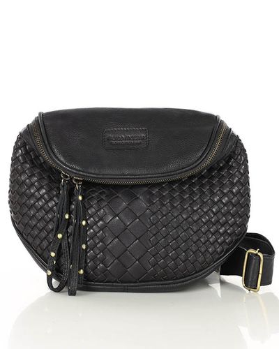 Torebka na szerokim pasku skórzana listonoszka - MARCO MAZZINI czarny na Arena.pl