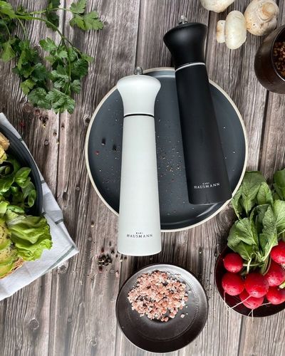 ZESTAW RĘCZNYCH MŁYNKÓW DO MIELENIA SOLI PIEPRZU PRZYPRAW BIAŁY I CZARNY na Arena.pl