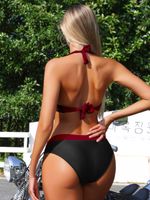 Zestaw damski z bikini typu triangle – seksowne bikini typu stringi