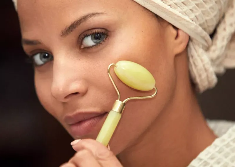 Masażer do twarzy z jadeitu roller jadeitowy wałek zdjęcie 6